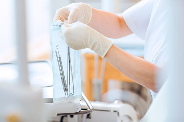 徹底した衛生管理で安心の治療環境を